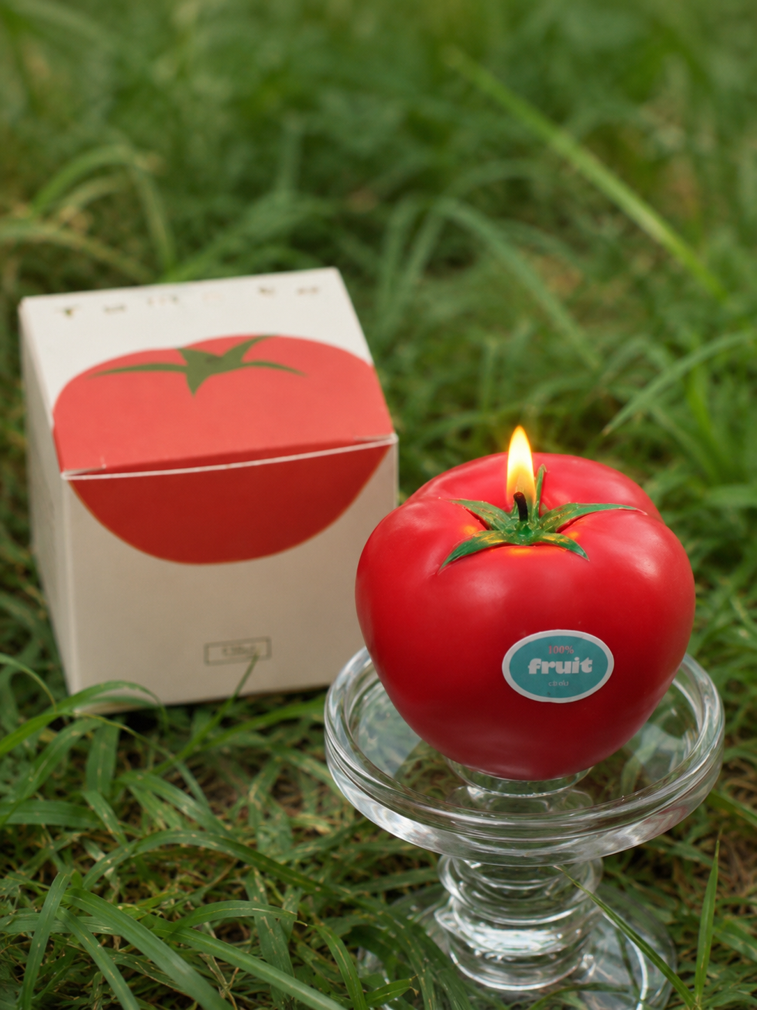 Tomato scented candle