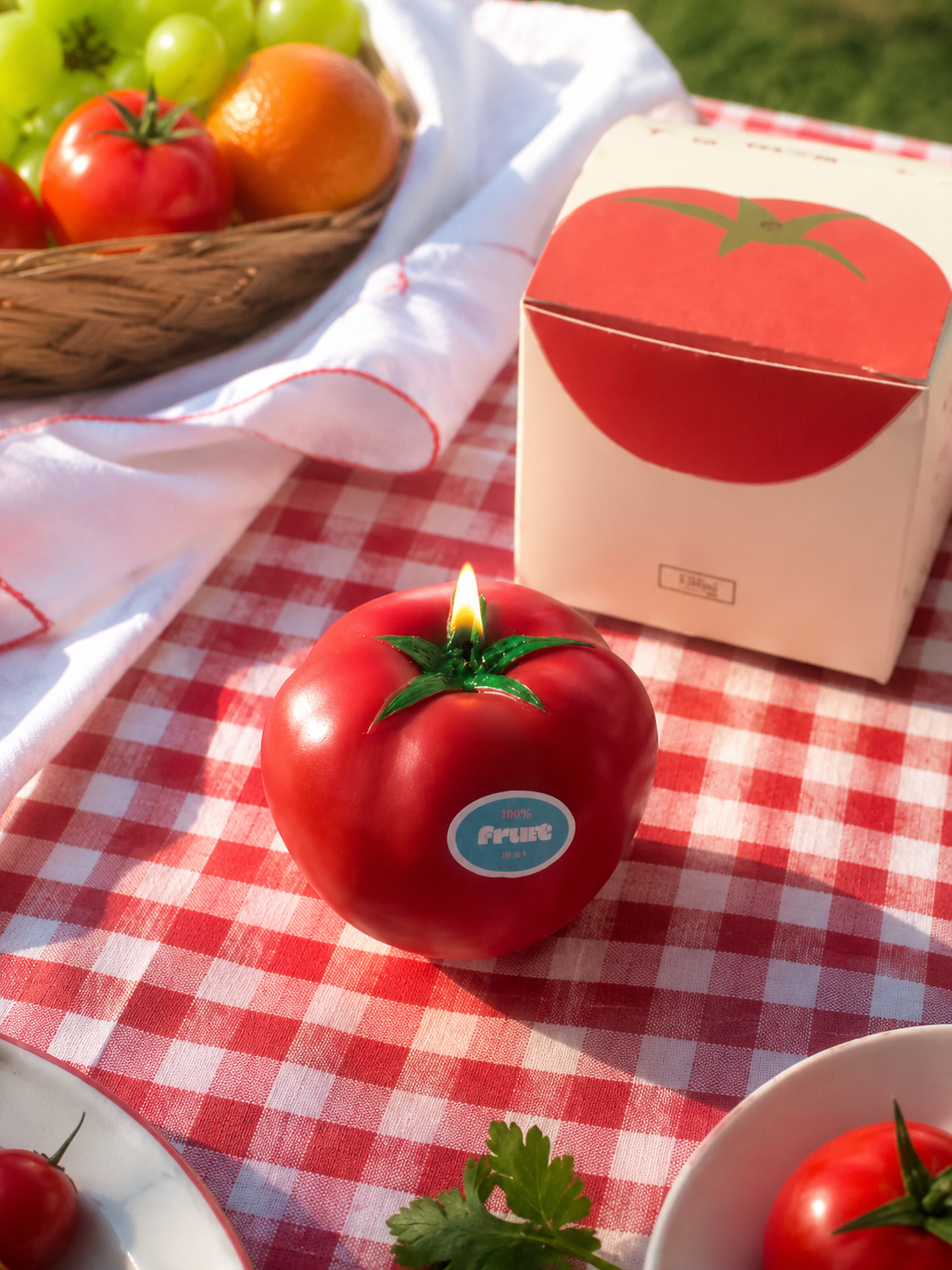 Tomato scented candle