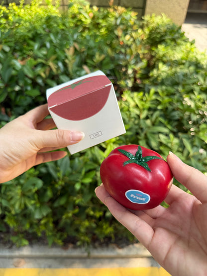 Tomato scented candle