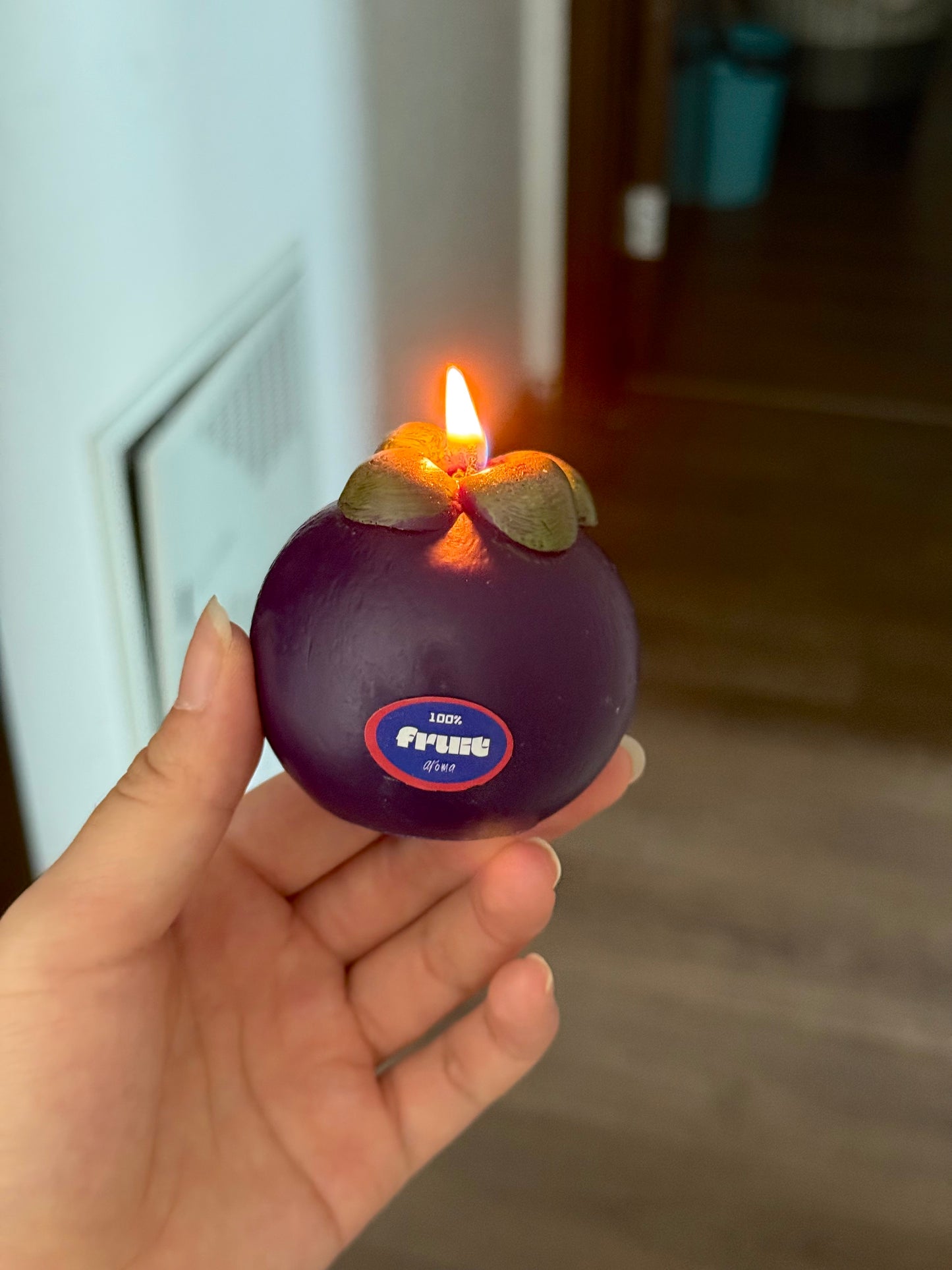 Mangosteen scented candle