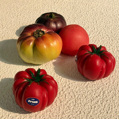 HEIRLOOM TOMATO CANDLE (Heirloom tomato Shaped Candle)