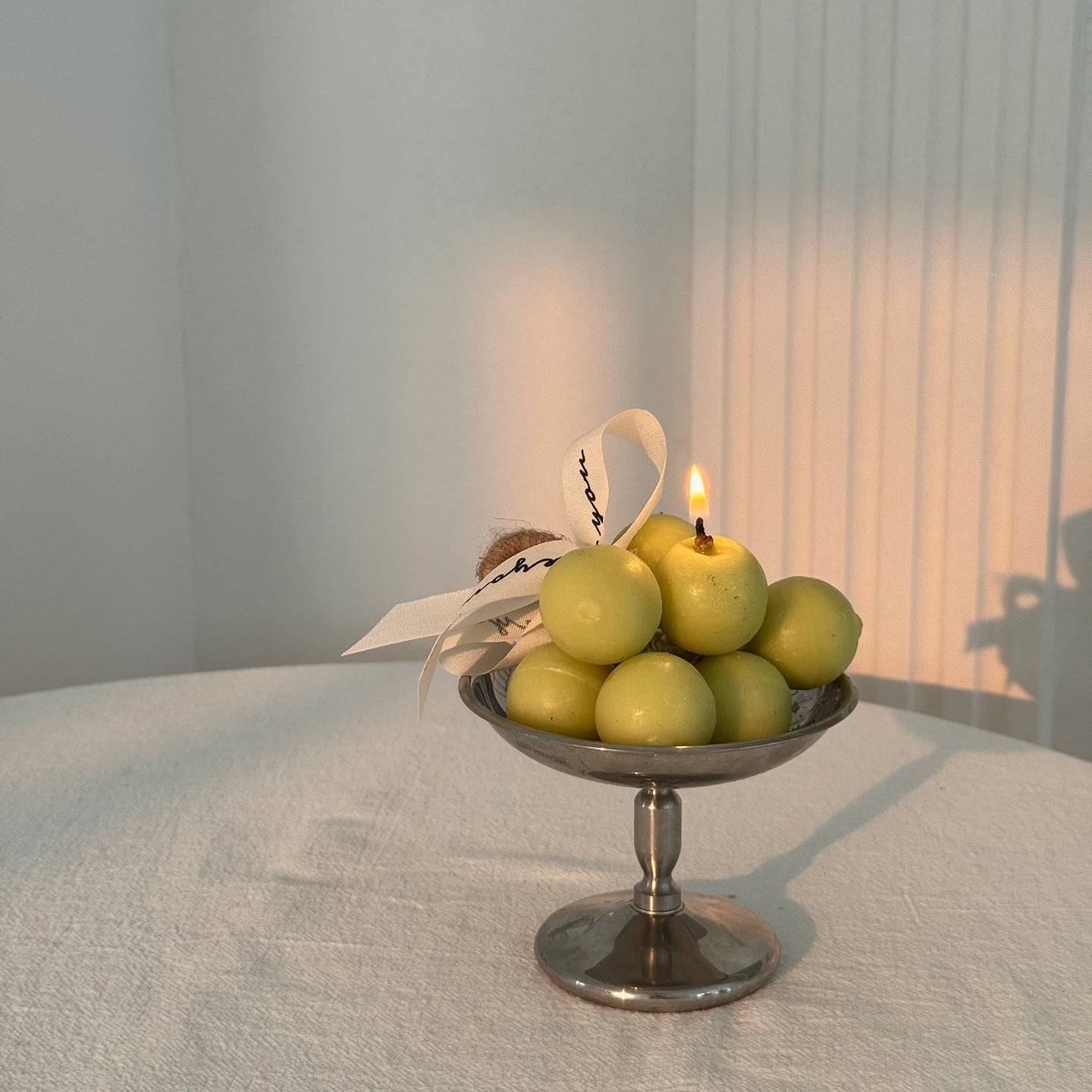 SHINE MUSCAT GRAPE SCENTED CANDLE (Shine Muscat Grape Shaped Candle)